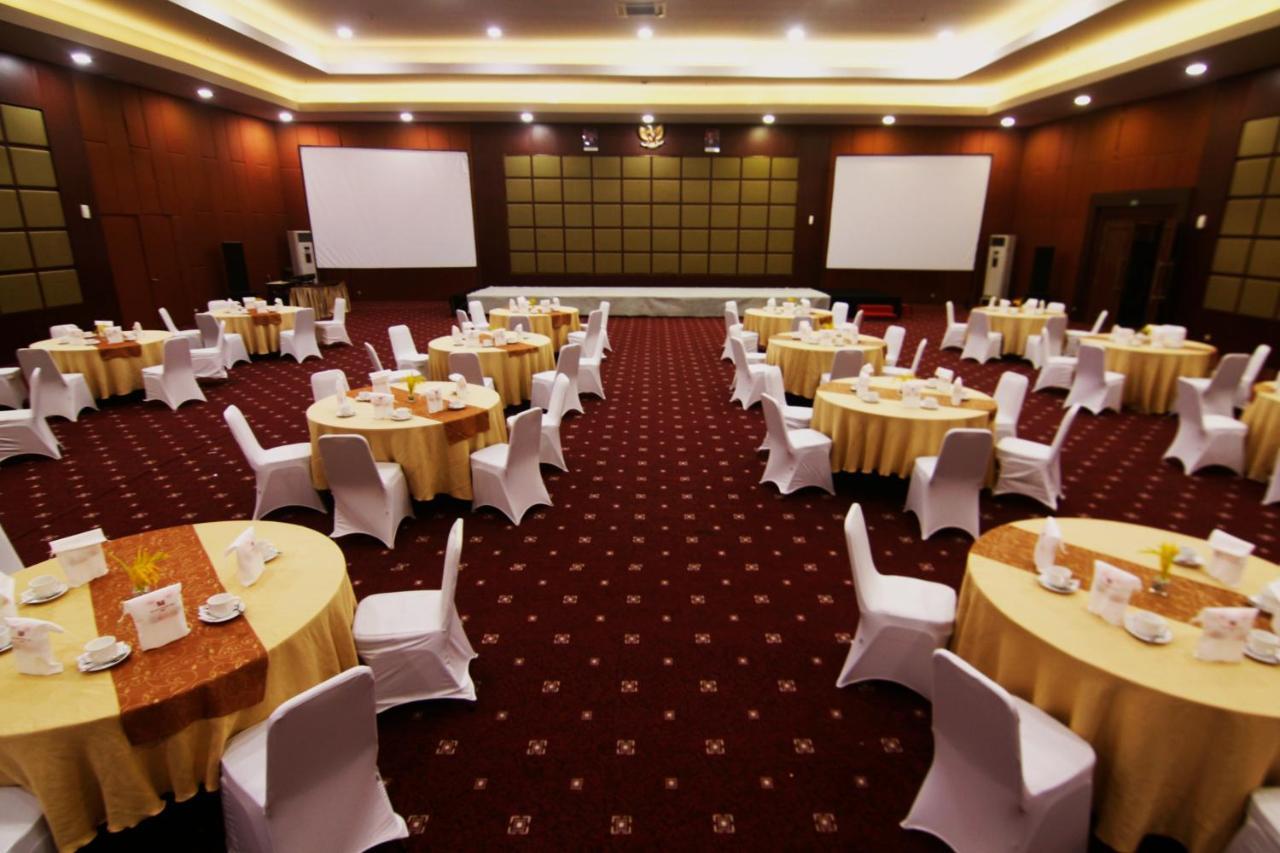Merapi Merbabu Hotel Yogyakarta Powered By Archipelago Maguwo Exterior photo