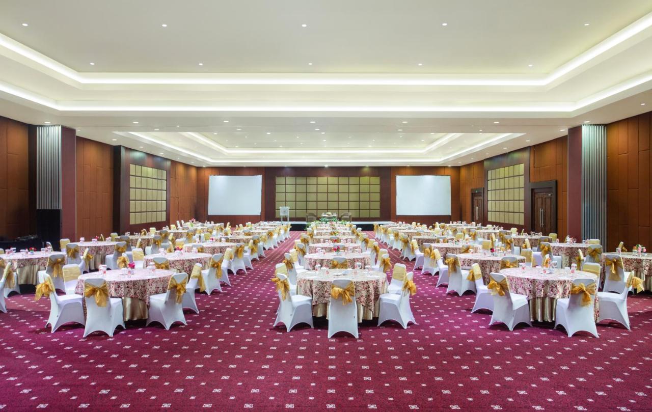 Merapi Merbabu Hotel Yogyakarta Powered By Archipelago Maguwo Exterior photo
