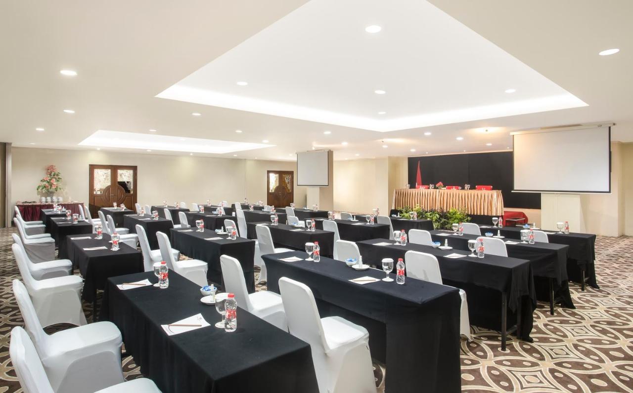 Merapi Merbabu Hotel Yogyakarta Powered By Archipelago Maguwo Exterior photo