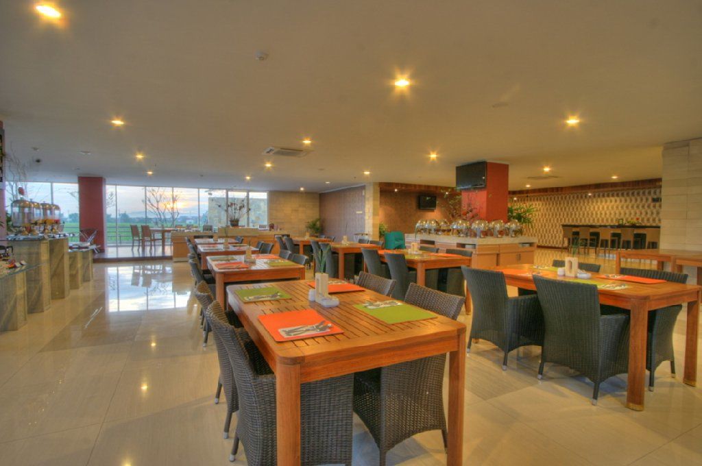 Merapi Merbabu Hotel Yogyakarta Powered By Archipelago Maguwo Exterior photo