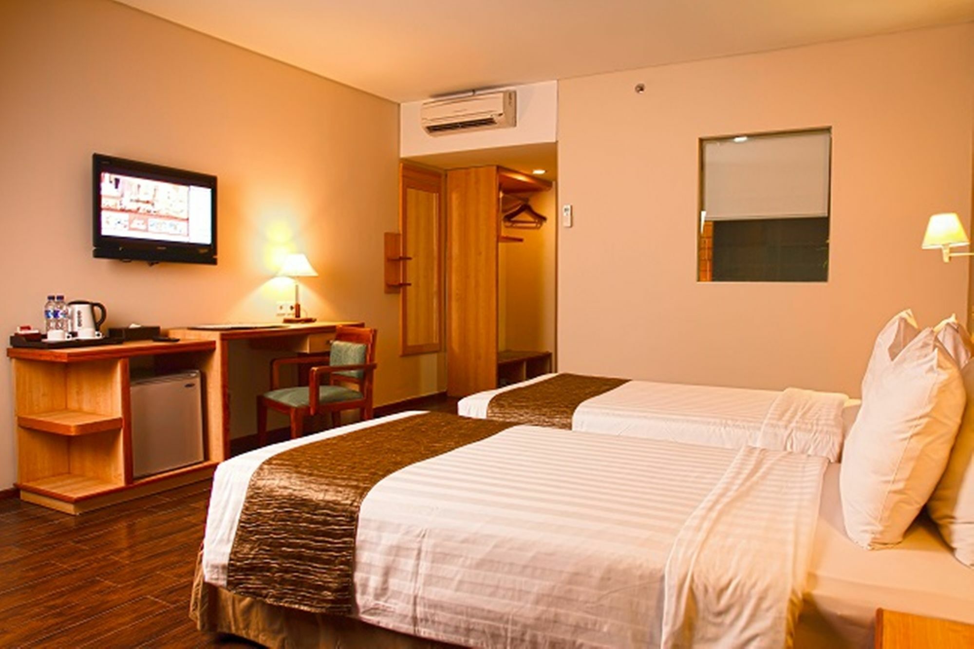 Merapi Merbabu Hotel Yogyakarta Powered By Archipelago Maguwo Exterior photo